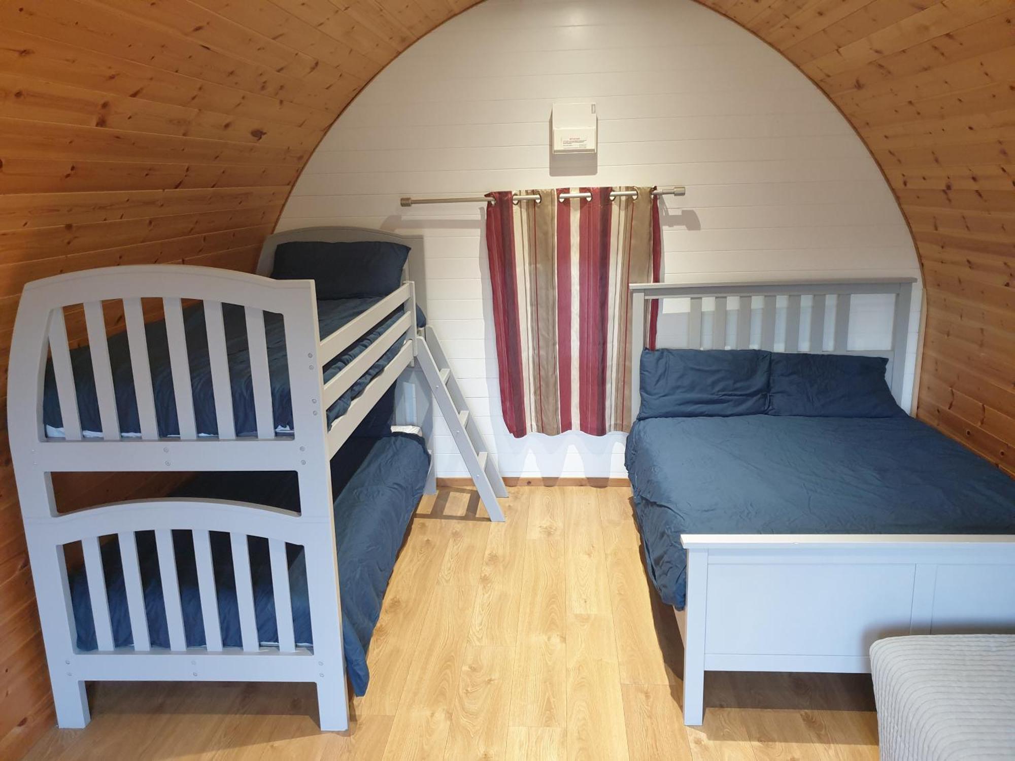 Callander Woods Holiday Park Rom bilde